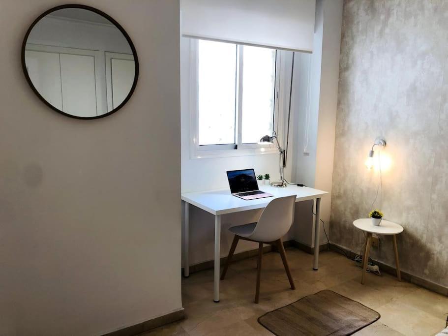Apartment En Patio Sevillano Alameda-isla Magica Seville